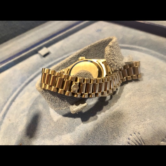 ROLEX Ladies President Platinum with Diamond Bezel - Picture 3 of 14